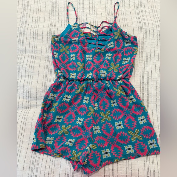 Alya Romper - Picture 2 of 5